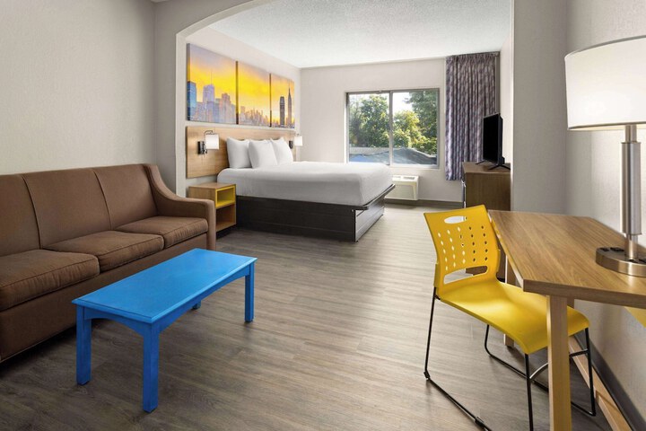 Room 42 of 68