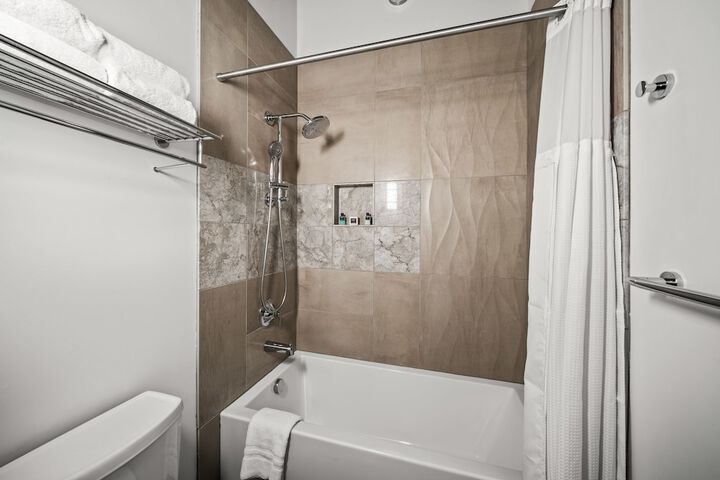 Room 51 of 78