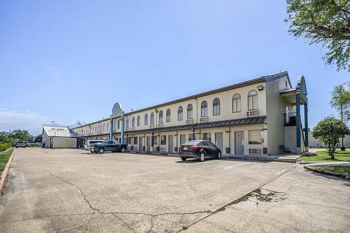 Hotel 5 of 117