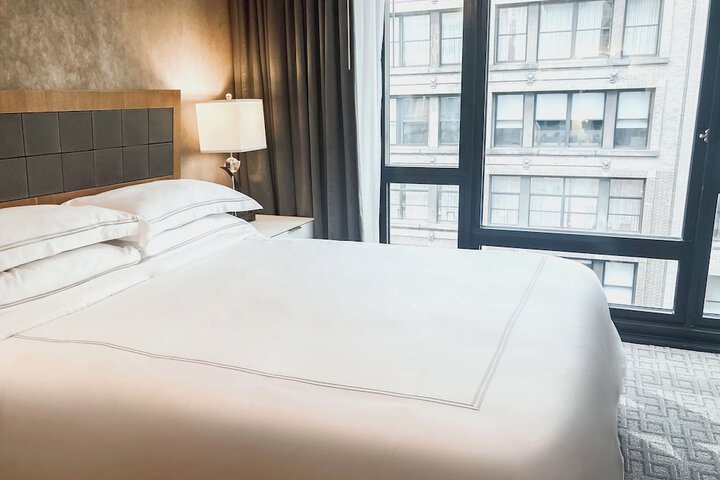 Room 70 of 86