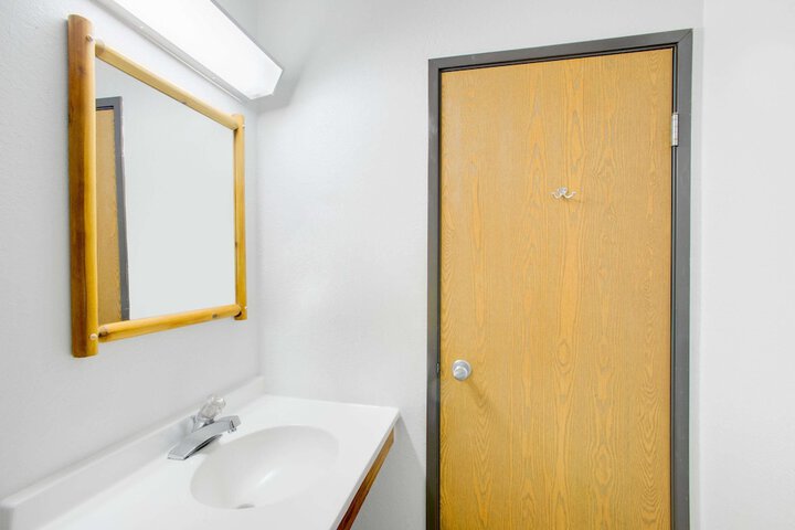 Room 13 of 15