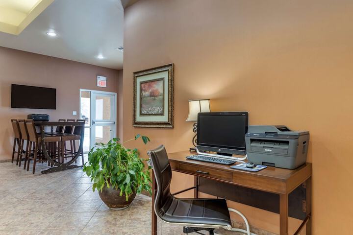 Business Center 25 of 25