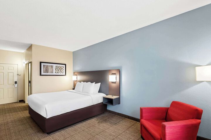 Room 34 of 69