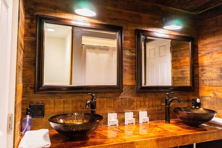 Miners Suite in Shaver Lake