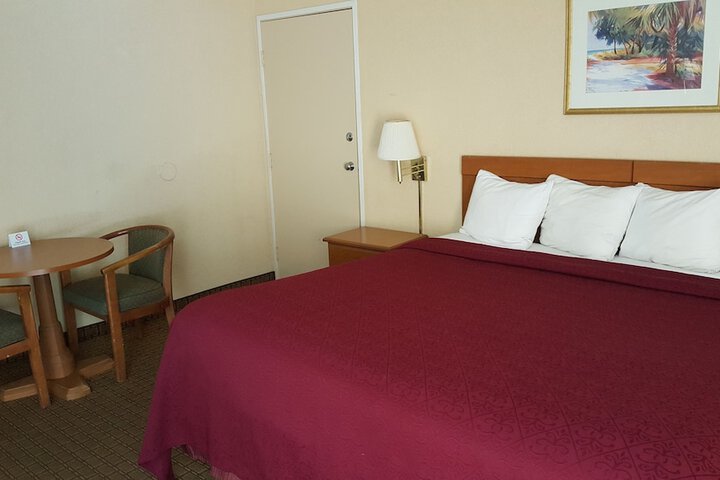Room 25 of 63