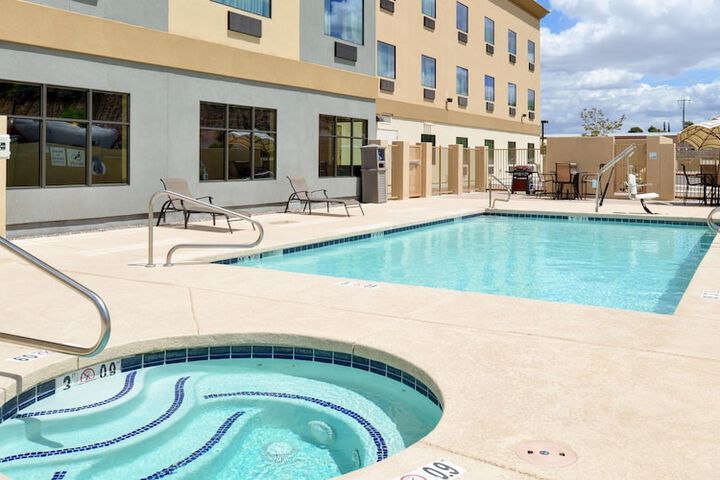 Holiday Inn Express & Suites Globe by IHG