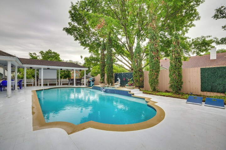 Walk to Lake! Rowlett Escape w / Fire Pit & Views