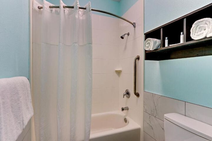 The Island Hotel Near Beach Port Aransas