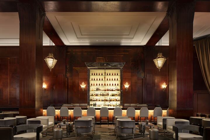 Lounge 77 of 85