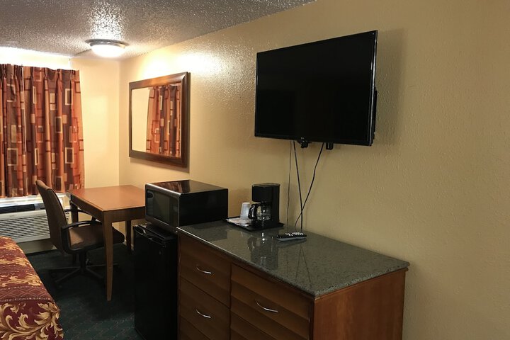 Room 16 of 22