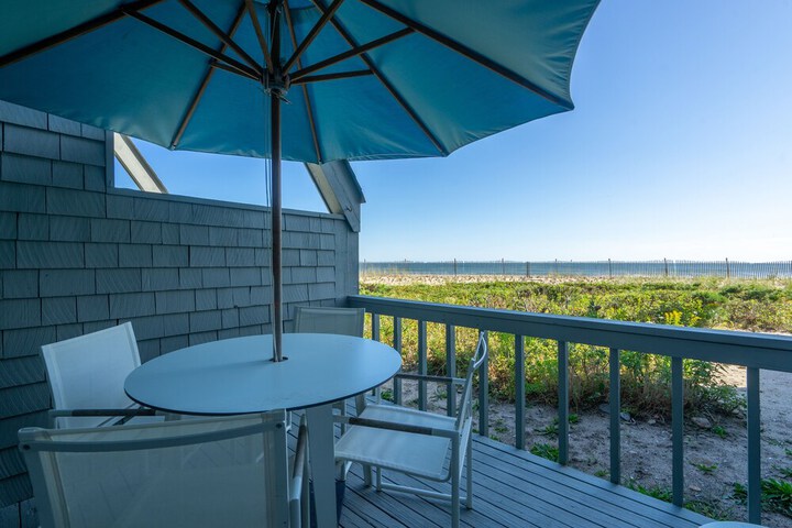 The Surf Club