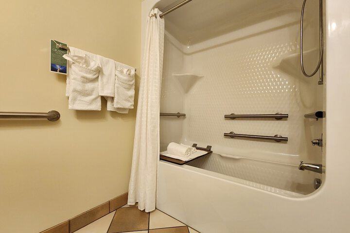 Room 8 of 17