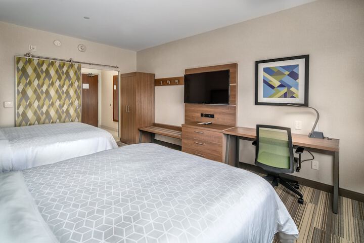 Room 33 of 69
