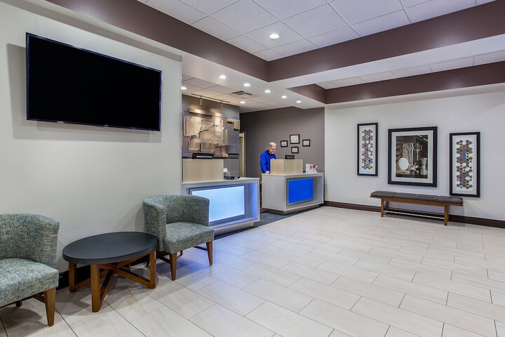 Holiday Inn Express & Suites Morristown by IHG