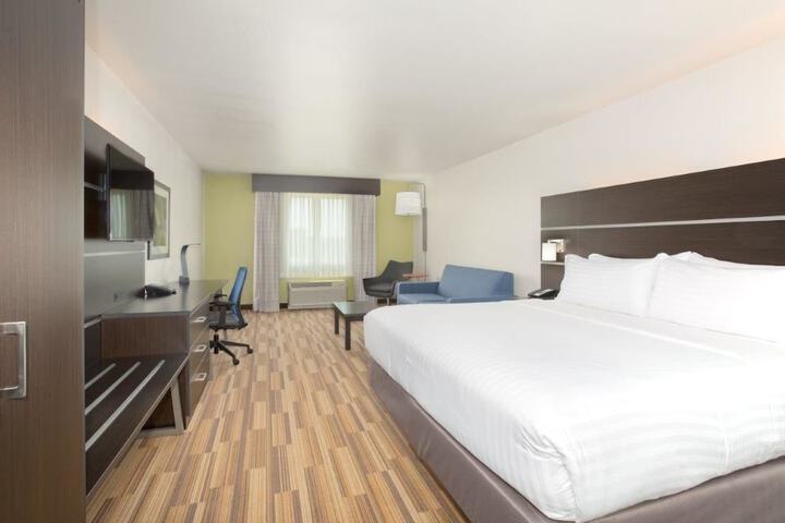 Holiday Inn Express & Suites Rapid City - Rushmore South by IHG
