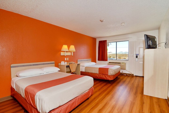 Room 22 of 34