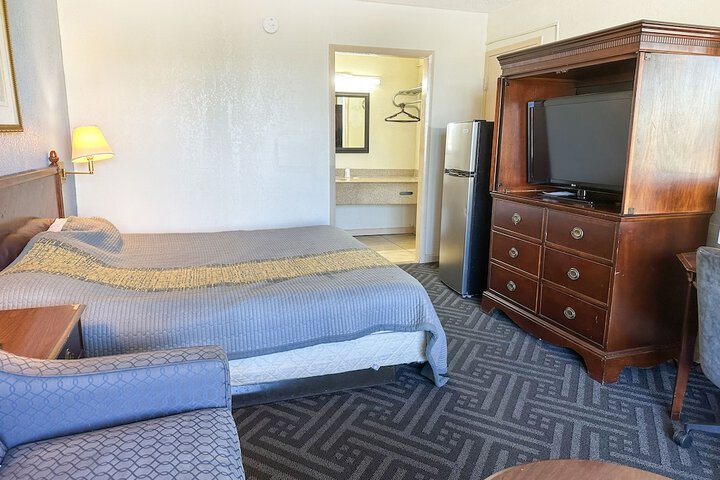 Room 72 of 95