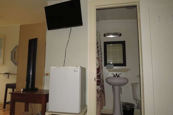 Room 161 of 218