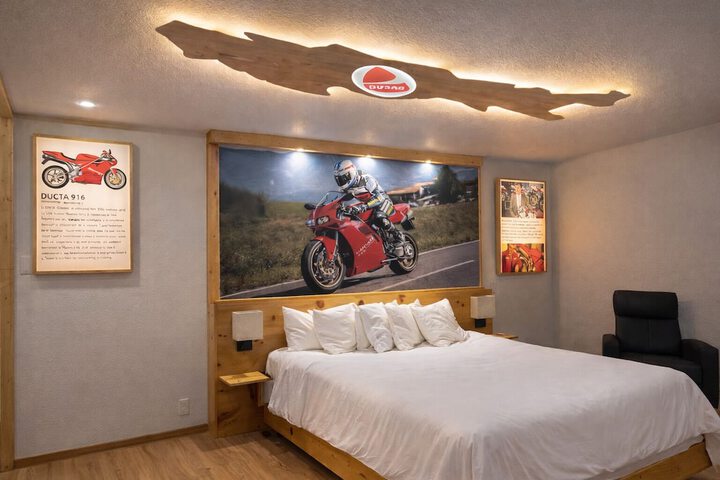 Motorcycle Inn