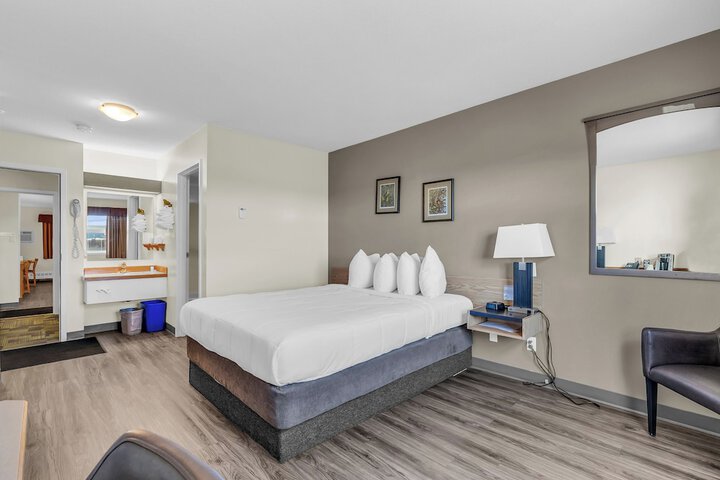 Woodland Inn Meadow Lake