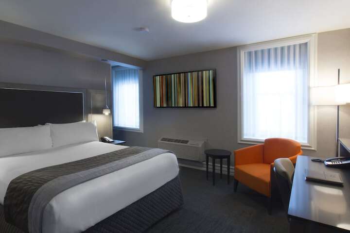 Room 9 of 29