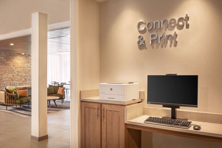 Fairfield Inn & Suites by Marriott Fresno North / Shaw Avenue