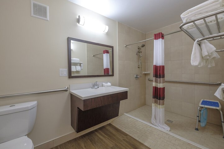 Room 17 of 28