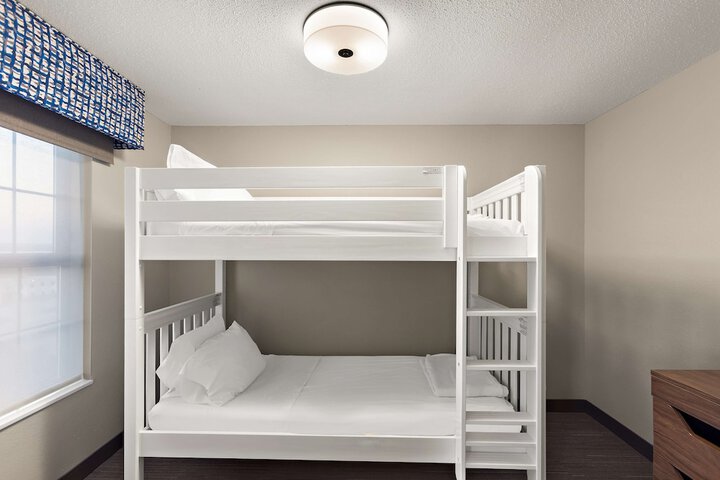 Room 21 of 74