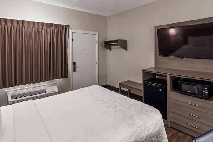 Room 12 of 23
