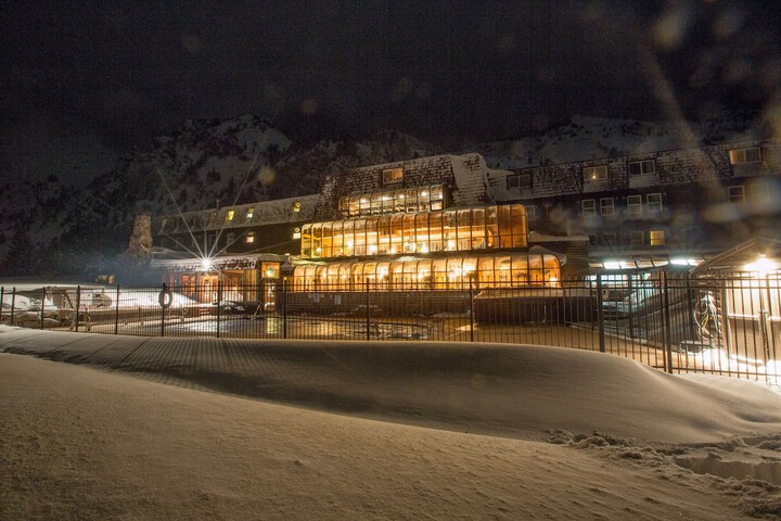 Hotel 2 of 64
