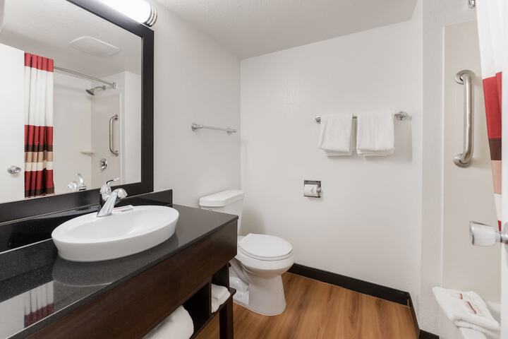Room 13 of 27