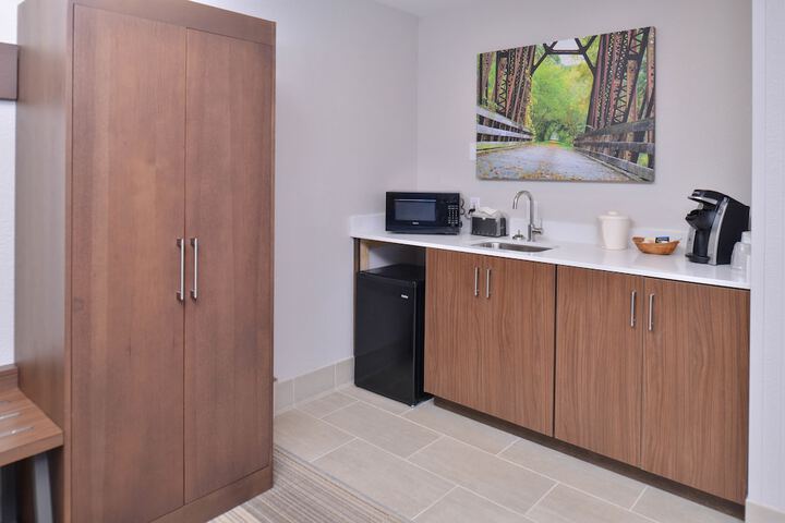 Room 14 of 40