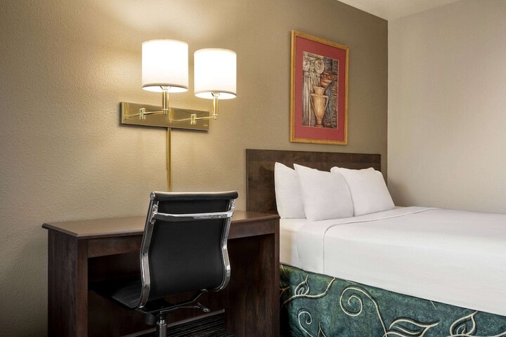 Room 21 of 53
