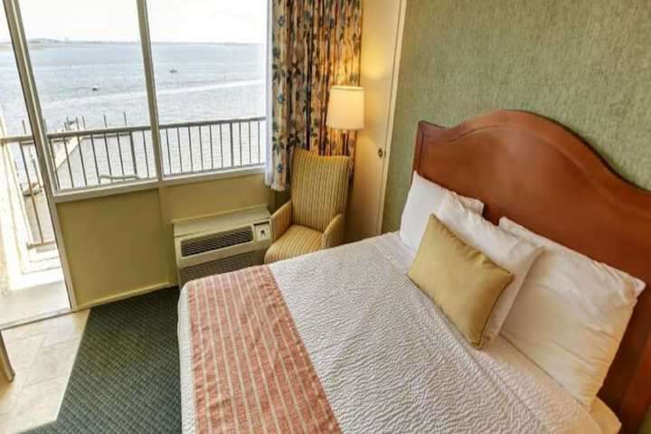 Room 16 of 43