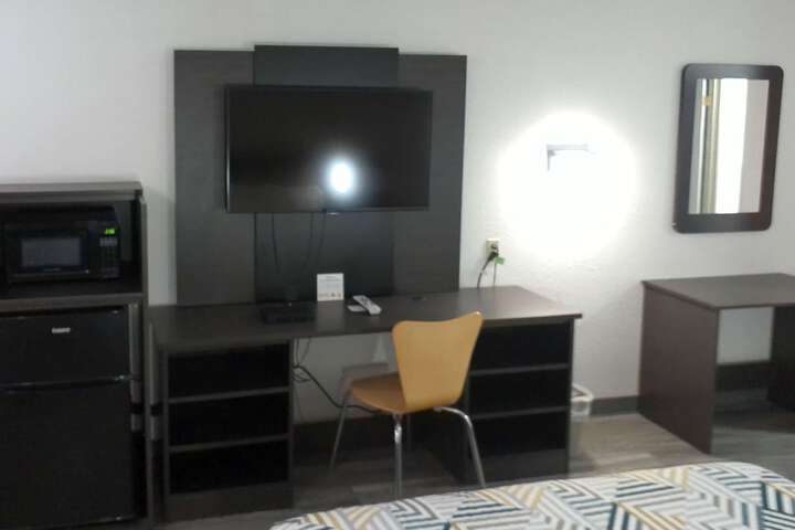 Room 25 of 48