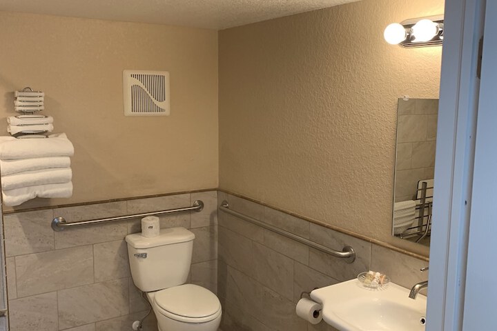Room 15 of 31