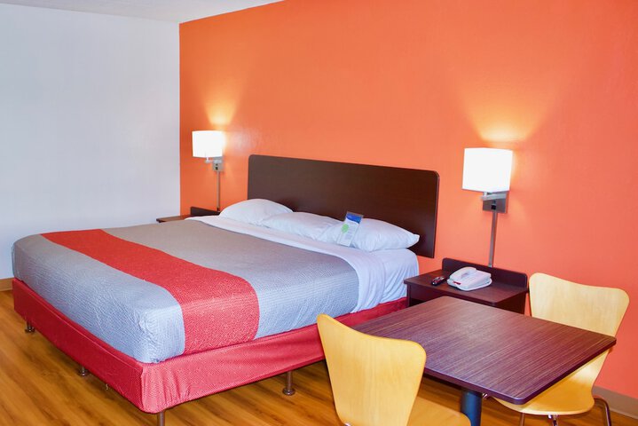 Room 10 of 23