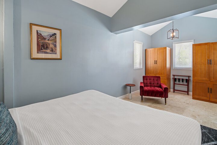 Room 8 of 31