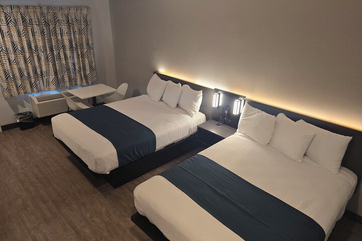 Room 4 of 18