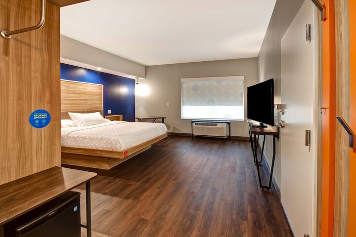 Room 17 of 36