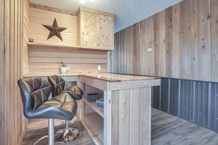 Downtown Condo 23 Mi to Hocking Hills State Park