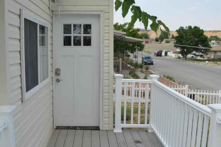 Baby Blue Sky - Price 2bd - Newly remodeled - nearby trails