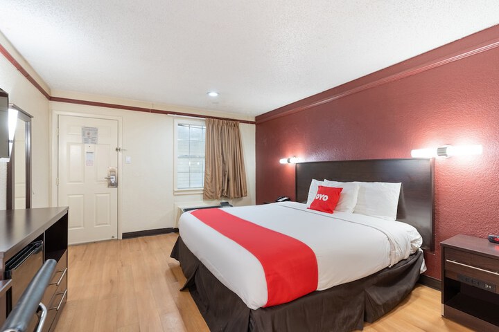 Room 33 of 35
