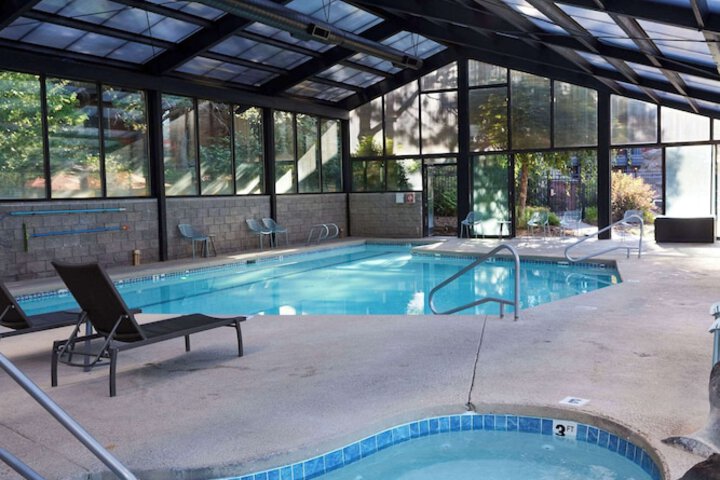 Riverhouse Lodge