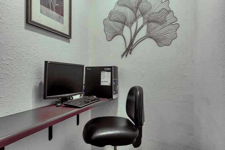 Business Center 76 of 77
