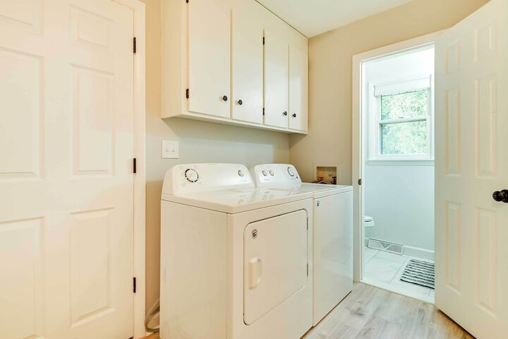 Modern Studio 13 Mi to Saratoga Racetrack!