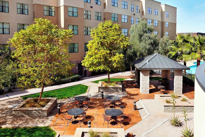 Courtyard by Marriott Phoenix North / Happy Valley
