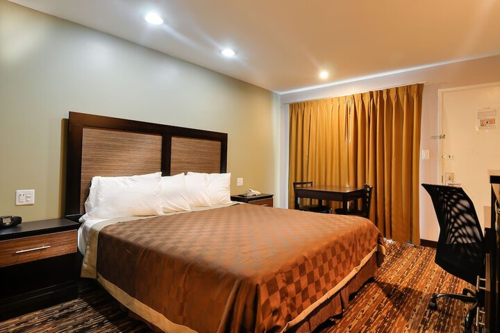 Room 18 of 31