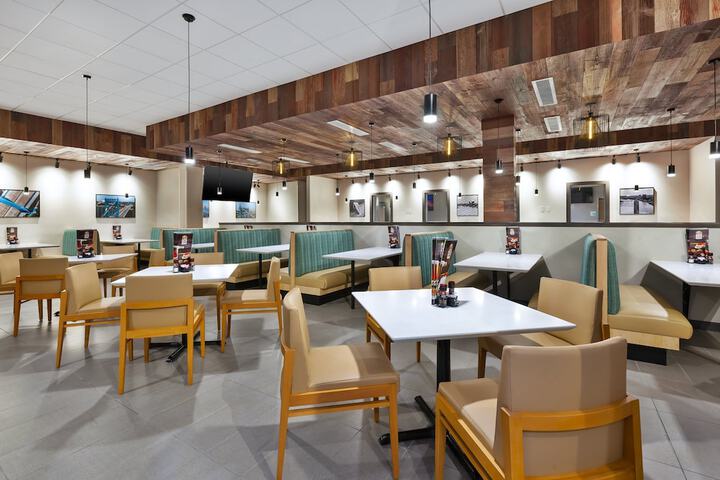 Holiday Inn & Suites Toledo Southwest - Perrysburg by IHG