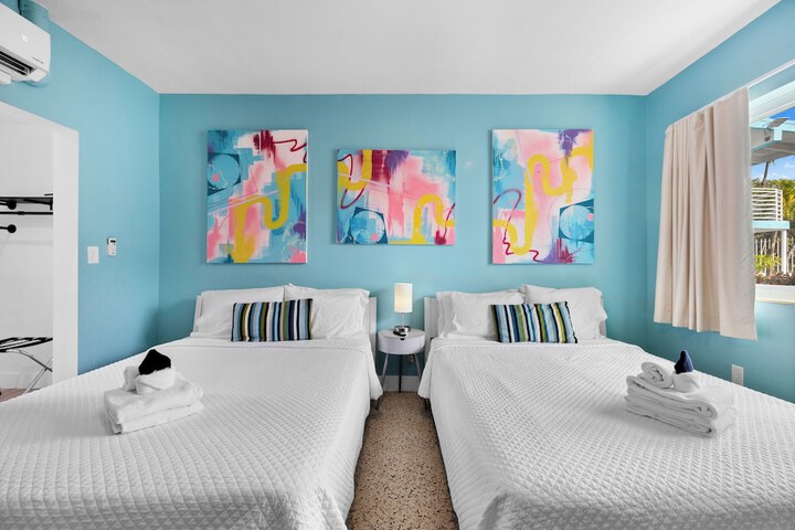 Room 42 of 111
